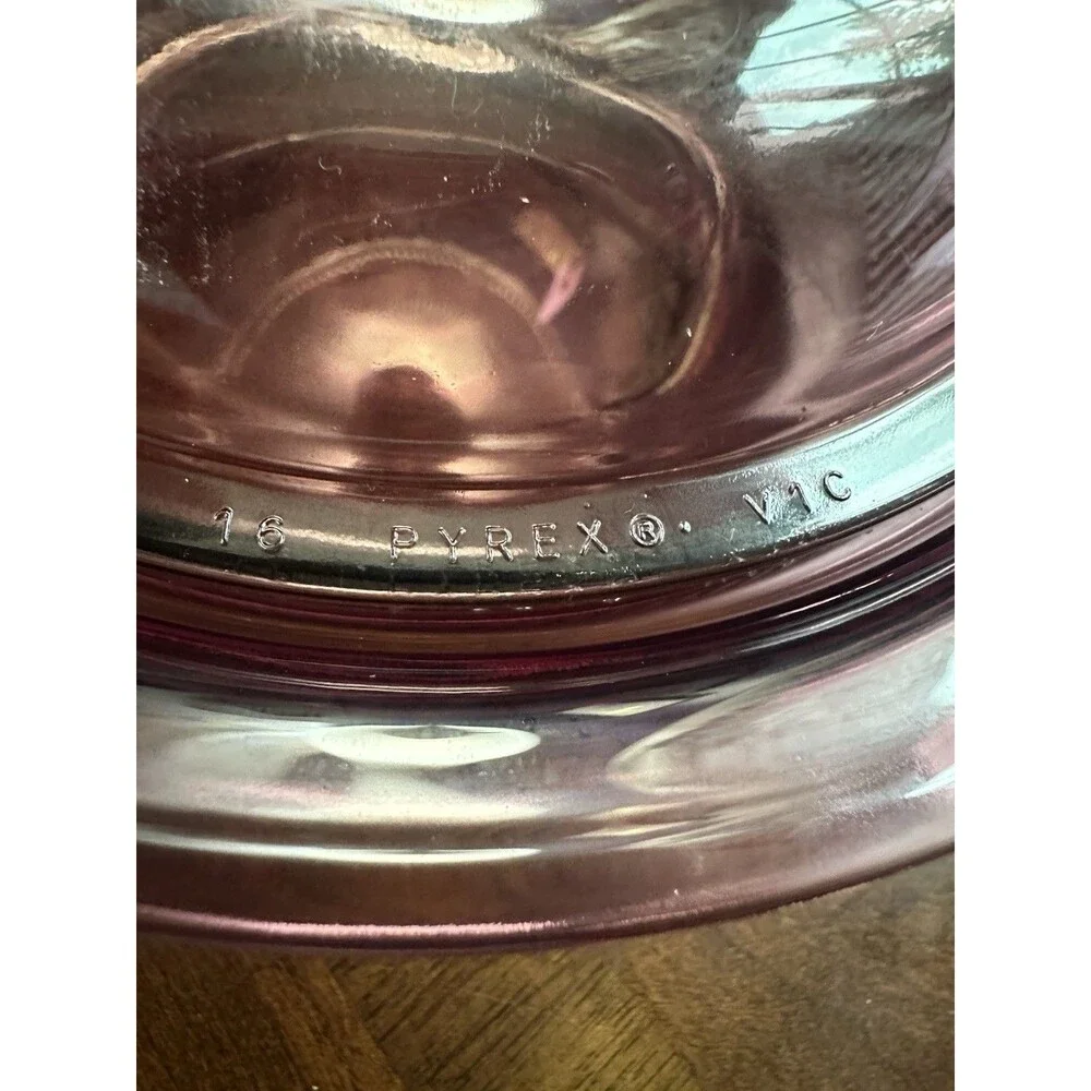Visions Cranberry V-30-B Ribbed 24 oz bowl w/Pyrex V1C lid Pre-Owned